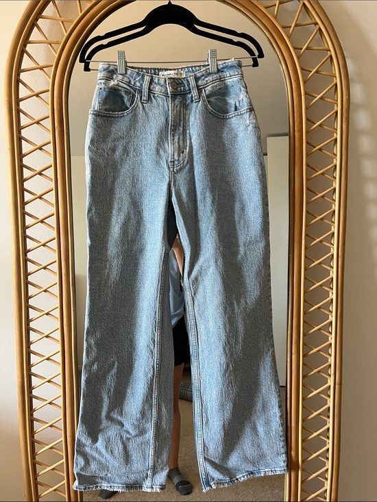 Abercrombie & Fitch Denim - Abercrombie & Fitch Light Blue 90’s Relaxed Jean High Rise